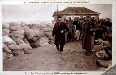 Esad Paşa Bombardıman Sonrası Hasarı Kontrol Ederken